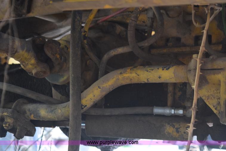 image for item E6277 1975 Broderson RTR701B carry deck crane