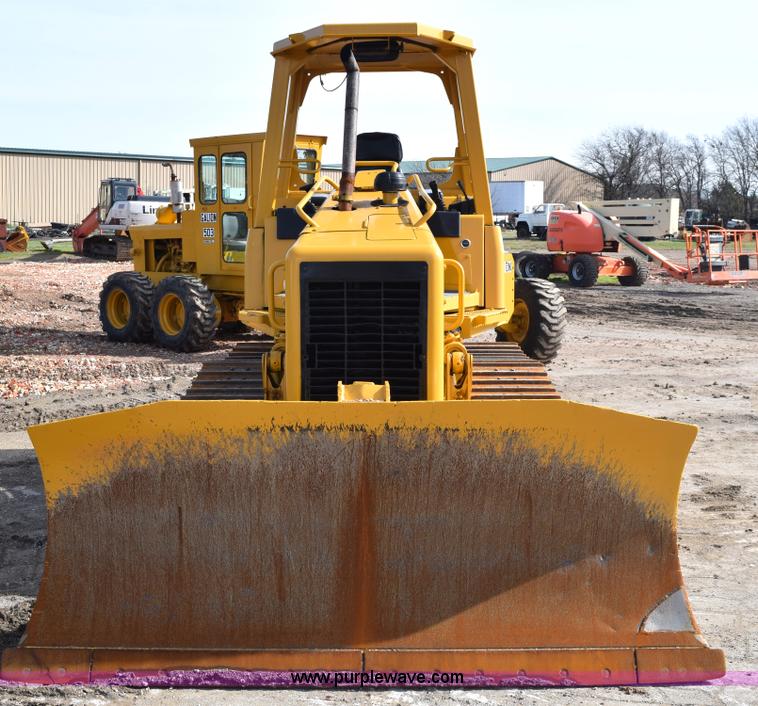 image for item E6282 2003 Caterpillar D4G XL dozer