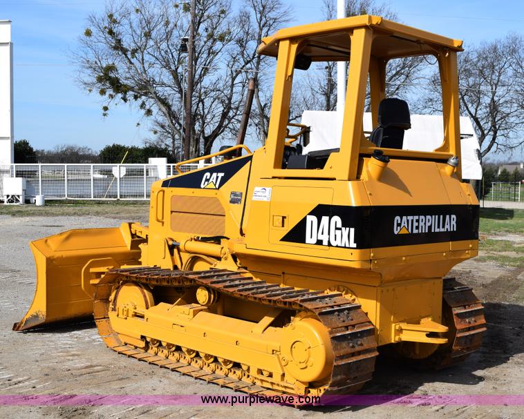 image for item E6282 2003 Caterpillar D4G XL dozer