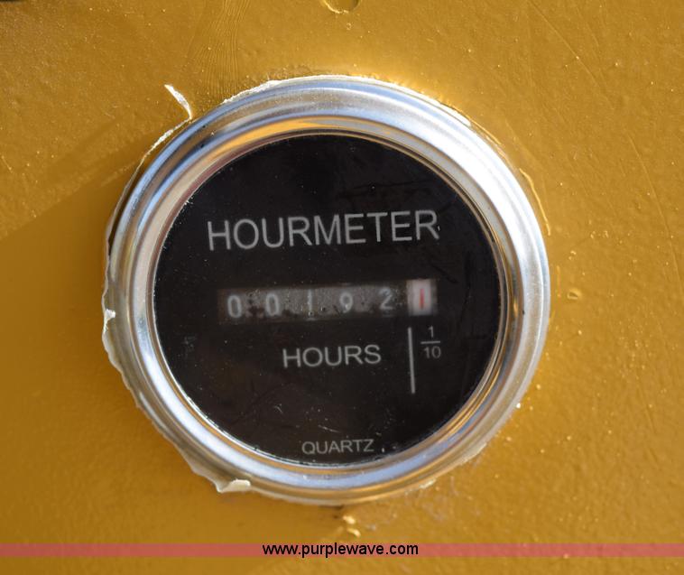 image for item E6282 2003 Caterpillar D4G XL dozer