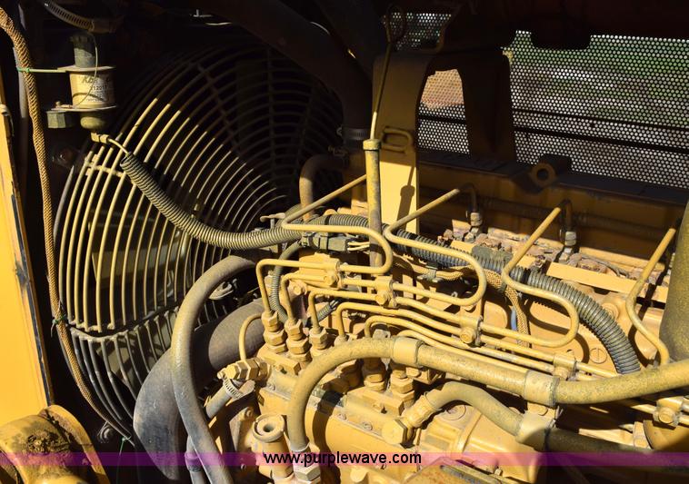 image for item E6282 2003 Caterpillar D4G XL dozer
