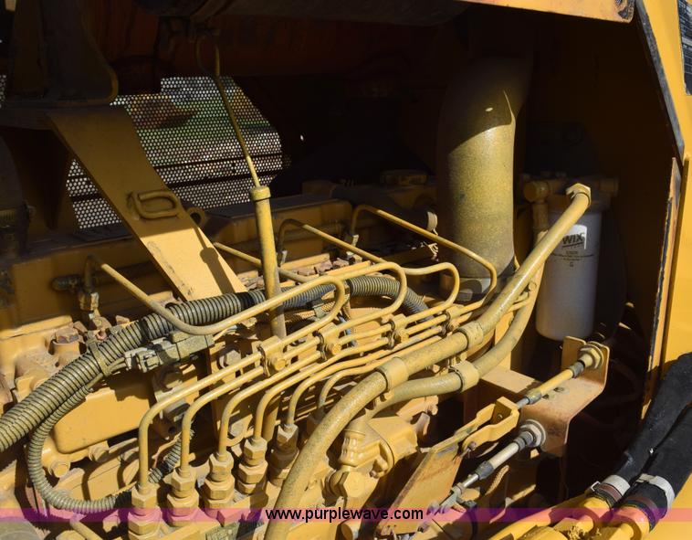 image for item E6282 2003 Caterpillar D4G XL dozer