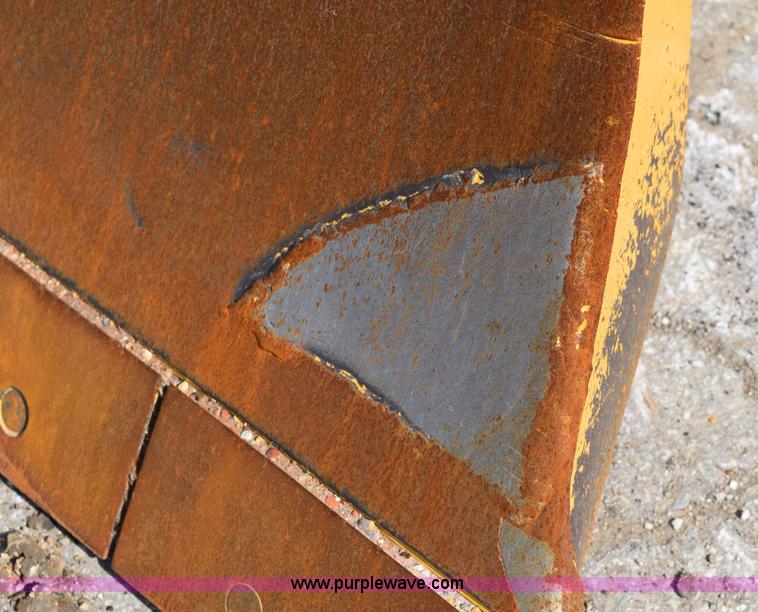 image for item E6282 2003 Caterpillar D4G XL dozer