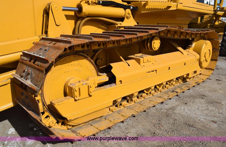 image for item E6282 2003 Caterpillar D4G XL dozer