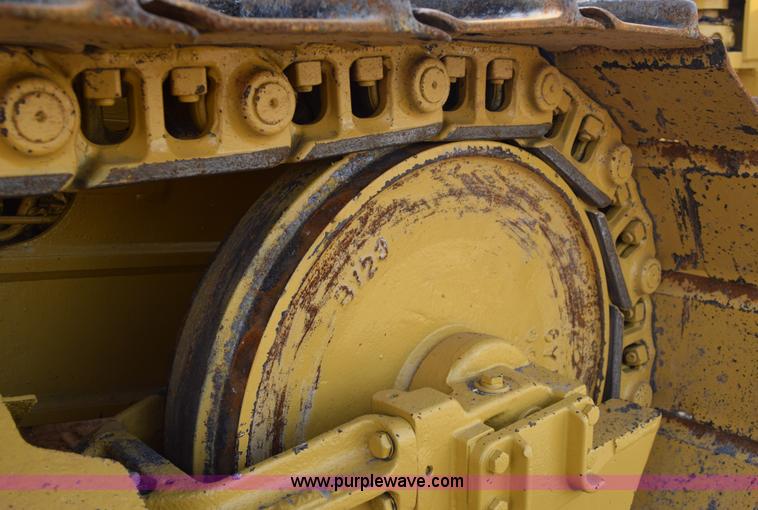 image for item E6282 2003 Caterpillar D4G XL dozer