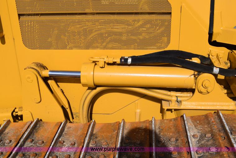 image for item E6282 2003 Caterpillar D4G XL dozer