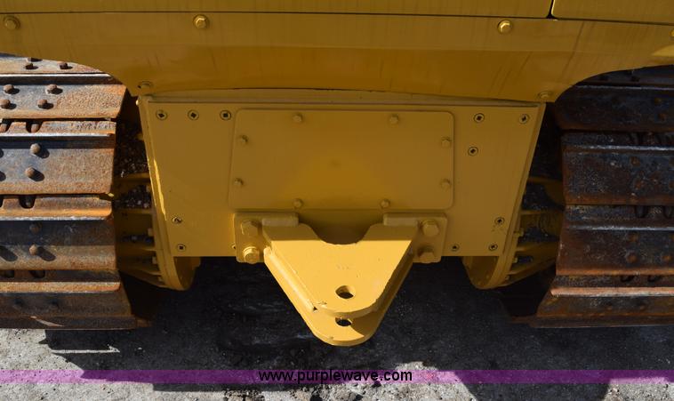 image for item E6282 2003 Caterpillar D4G XL dozer