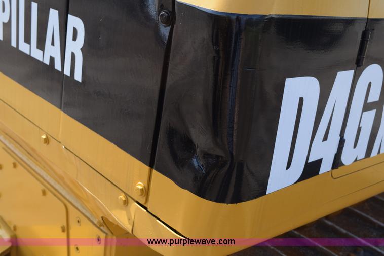 image for item E6282 2003 Caterpillar D4G XL dozer