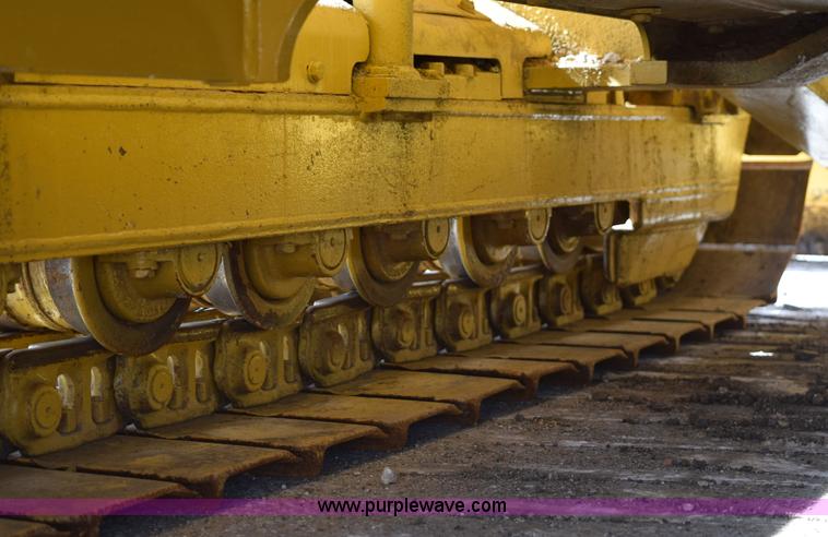 image for item E6282 2003 Caterpillar D4G XL dozer