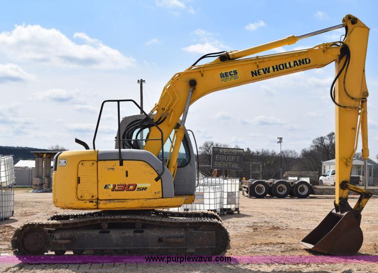 image for item E6284 2006 New Holland E130 SR compact excavator