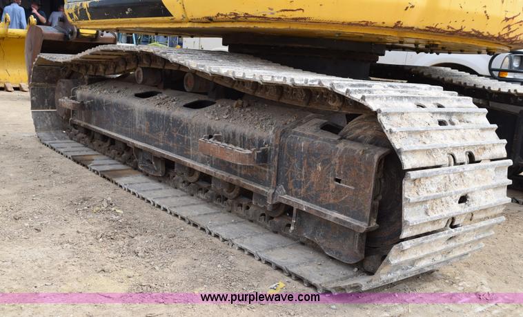 image for item E6284 2006 New Holland E130 SR compact excavator