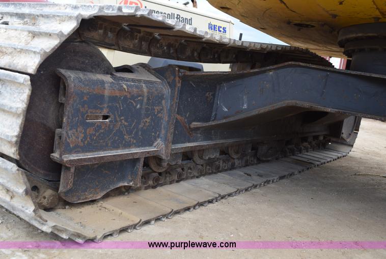 image for item E6284 2006 New Holland E130 SR compact excavator