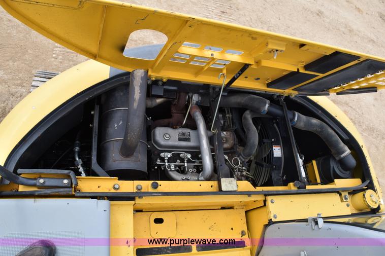 image for item E6284 2006 New Holland E130 SR compact excavator