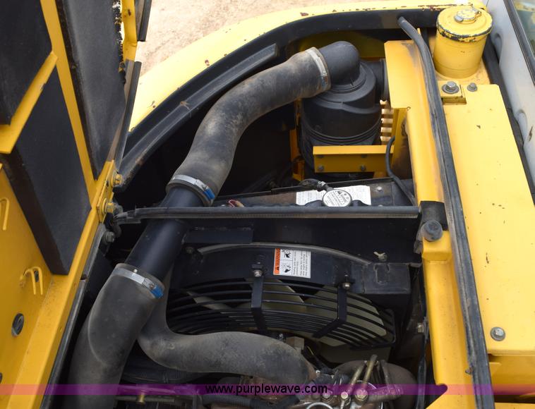 image for item E6284 2006 New Holland E130 SR compact excavator