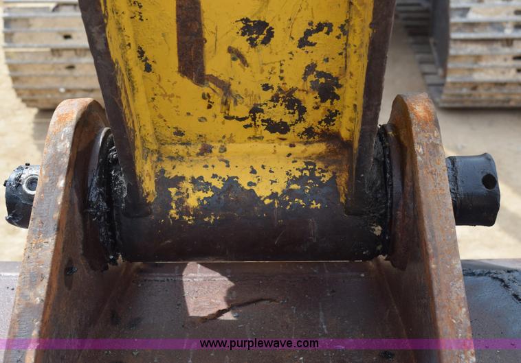 image for item E6284 2006 New Holland E130 SR compact excavator