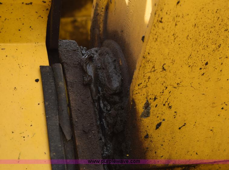 image for item E6284 2006 New Holland E130 SR compact excavator