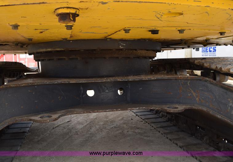 image for item E6284 2006 New Holland E130 SR compact excavator