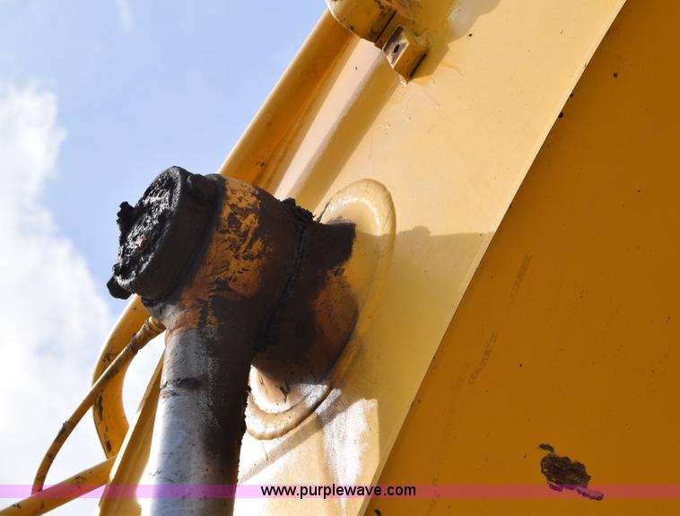 image for item E6284 2006 New Holland E130 SR compact excavator