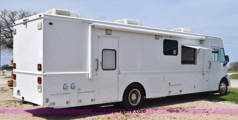 image for item E6285 1999 International Navistar FH1652 RV