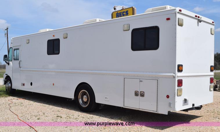 image for item E6285 1999 International Navistar FH1652 RV