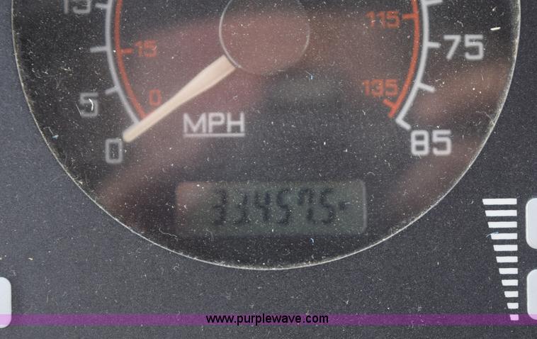 image for item E6285 1999 International Navistar FH1652 RV