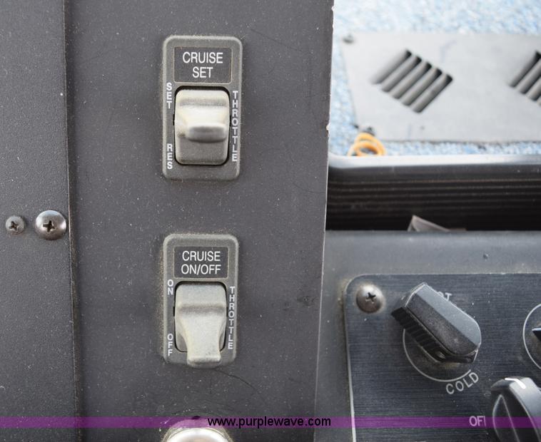 image for item E6285 1999 International Navistar FH1652 RV