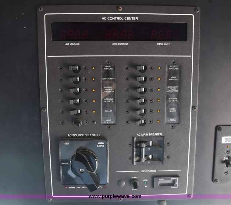 image for item E6285 1999 International Navistar FH1652 RV