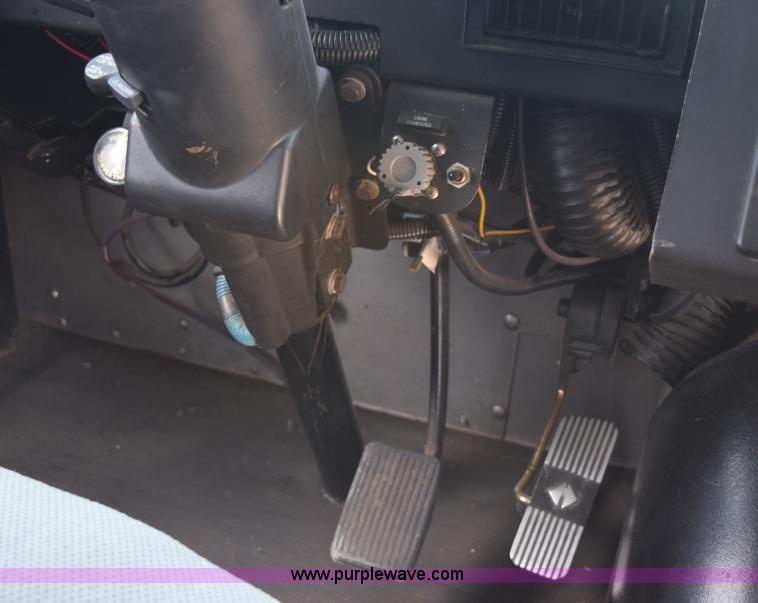 image for item E6285 1999 International Navistar FH1652 RV