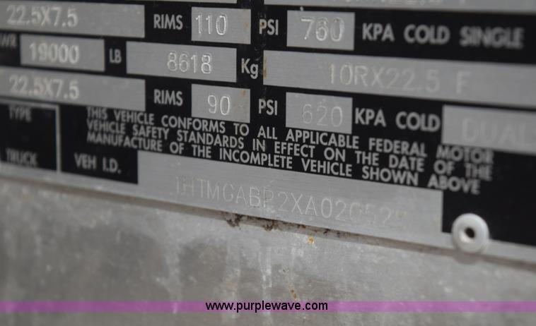 image for item E6285 1999 International Navistar FH1652 RV