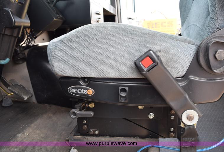 image for item E6285 1999 International Navistar FH1652 RV