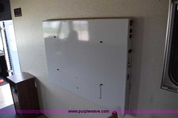 image for item E6285 1999 International Navistar FH1652 RV