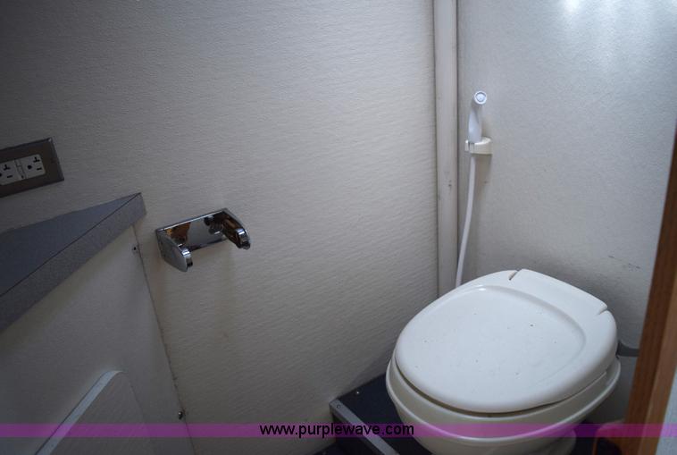 image for item E6285 1999 International Navistar FH1652 RV