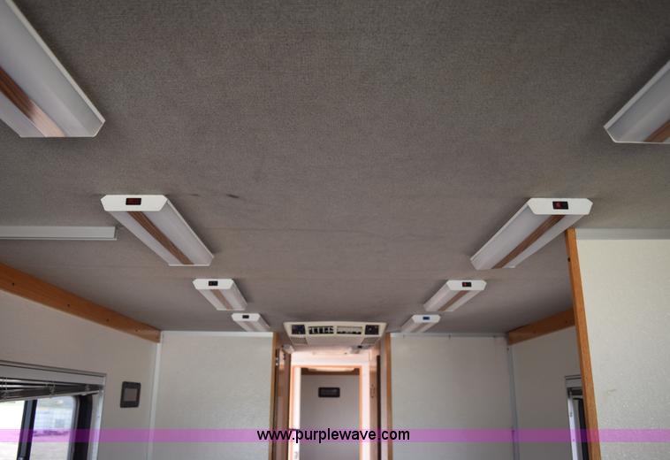 image for item E6285 1999 International Navistar FH1652 RV