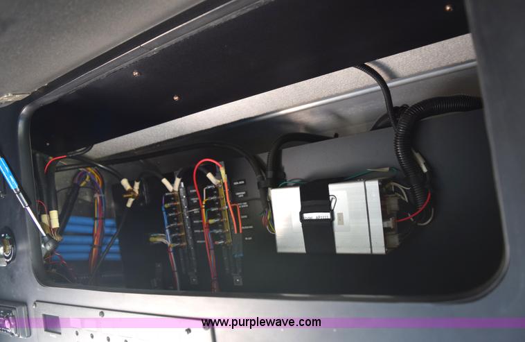 image for item E6285 1999 International Navistar FH1652 RV