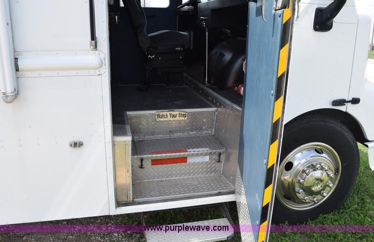 image for item E6285 1999 International Navistar FH1652 RV