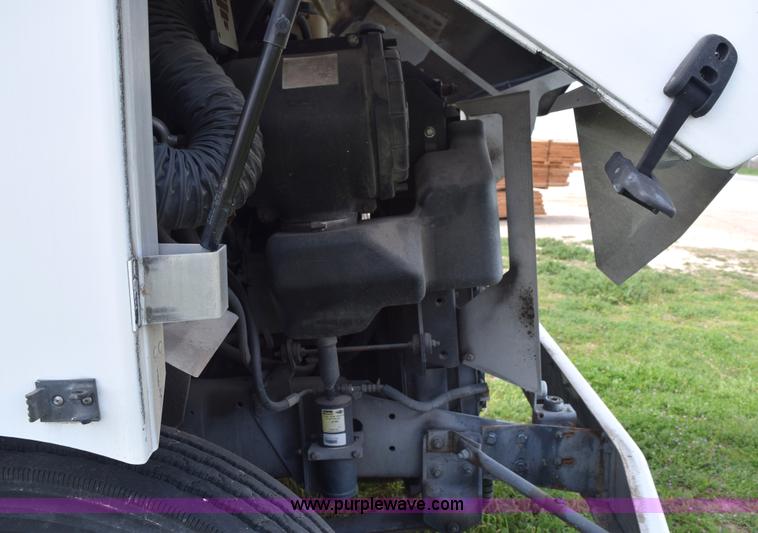 image for item E6285 1999 International Navistar FH1652 RV