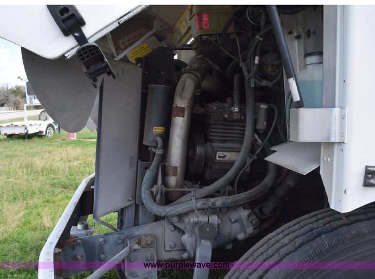 image for item E6285 1999 International Navistar FH1652 RV