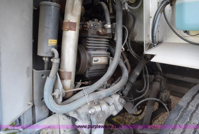 image for item E6285 1999 International Navistar FH1652 RV