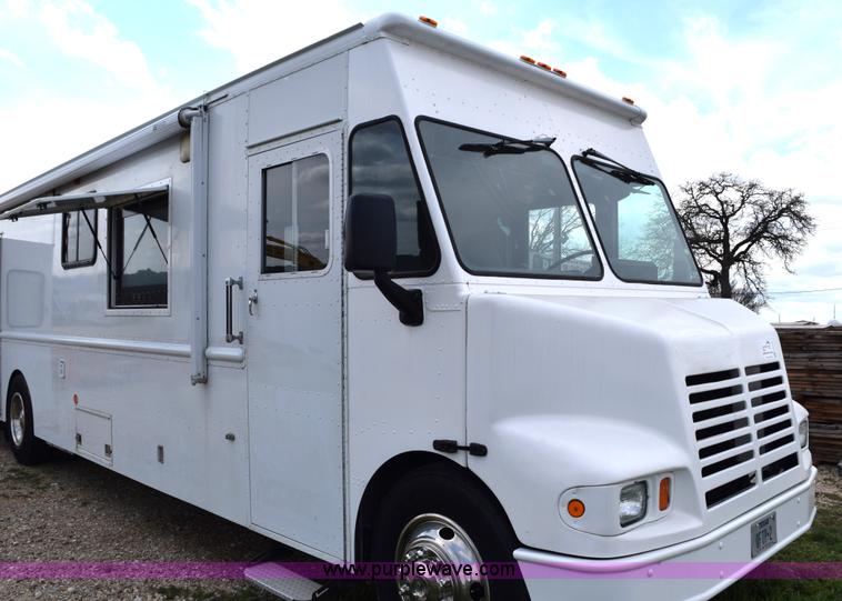 image for item E6285 1999 International Navistar FH1652 RV