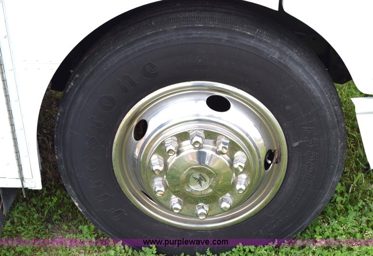 image for item E6285 1999 International Navistar FH1652 RV