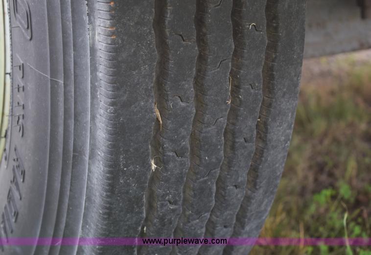 image for item E6285 1999 International Navistar FH1652 RV