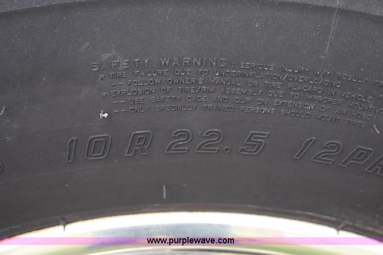 image for item E6285 1999 International Navistar FH1652 RV