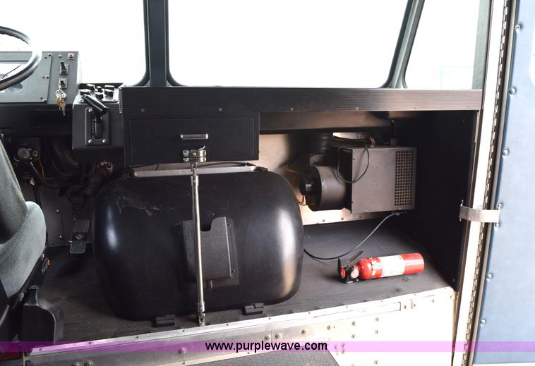 image for item E6285 1999 International Navistar FH1652 RV