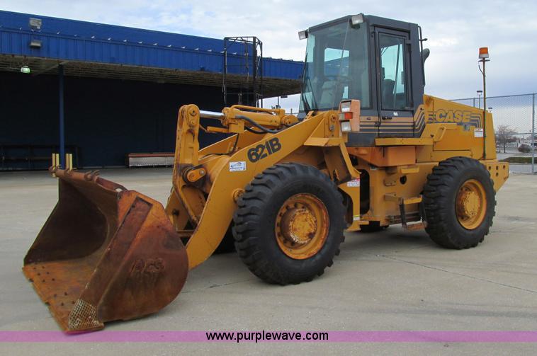 image for item E7437 1998 Case 621B articulated wheel loader