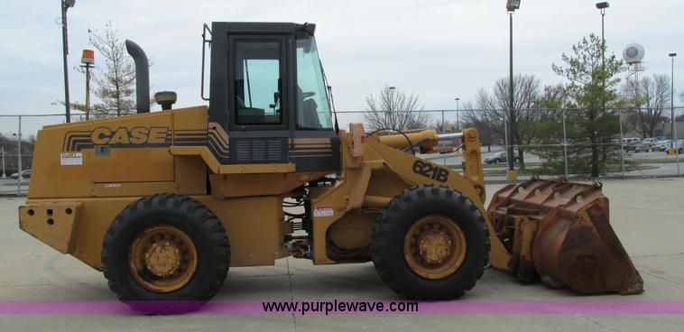 image for item E7437 1998 Case 621B articulated wheel loader