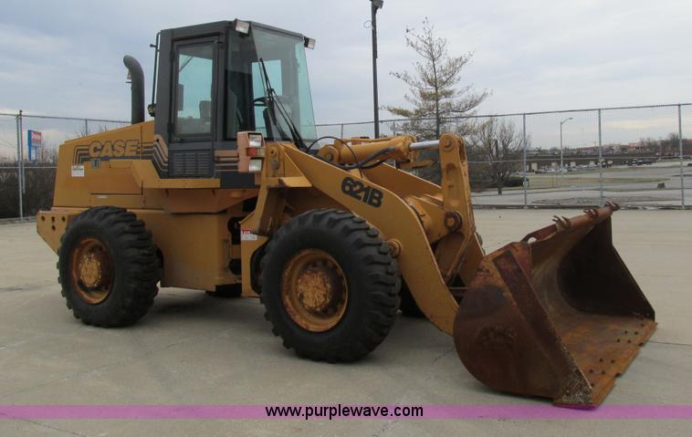 image for item E7437 1998 Case 621B articulated wheel loader