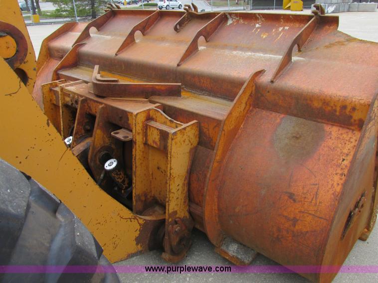 image for item E7437 1998 Case 621B articulated wheel loader