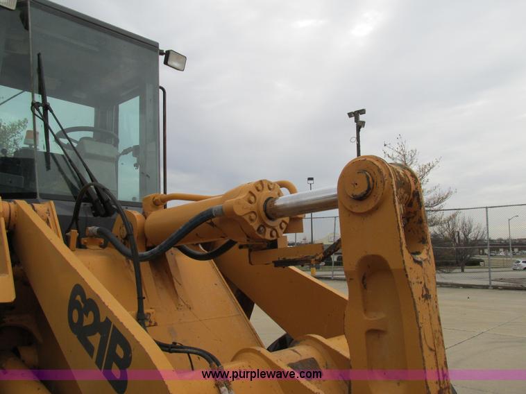 image for item E7437 1998 Case 621B articulated wheel loader