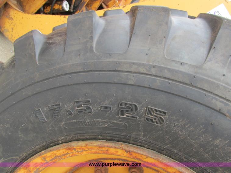 image for item E7437 1998 Case 621B articulated wheel loader