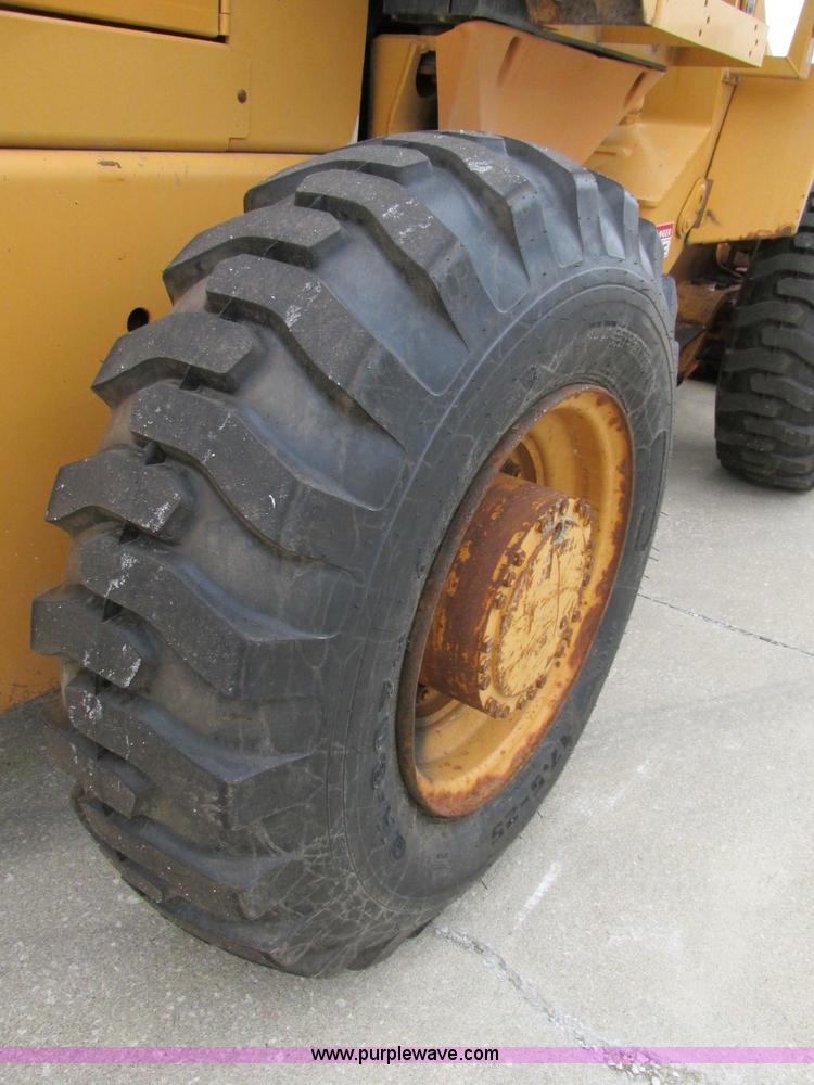 image for item E7437 1998 Case 621B articulated wheel loader